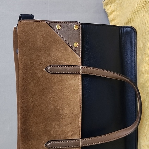 FENDI Vitello Grace Flip Tote Bag - Picture 3 of 16